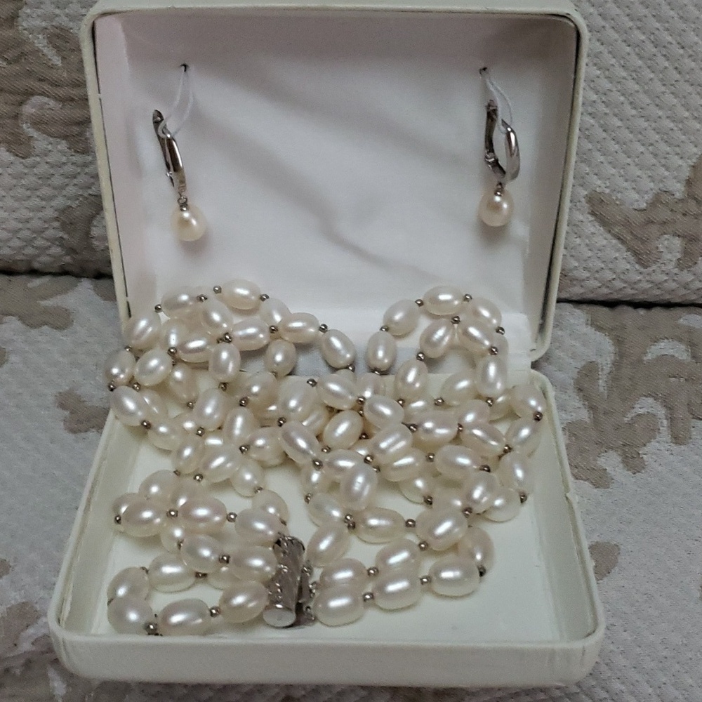 Kohls Endless Freshwater Pearl 36" Necklace with Earrings Set